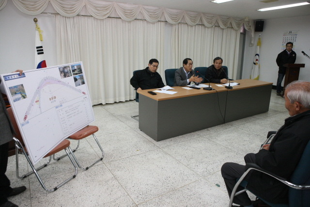 크기변환_12년12월05일 다압굴곡도로 실시설계 주민설명회  - 0043.jpg