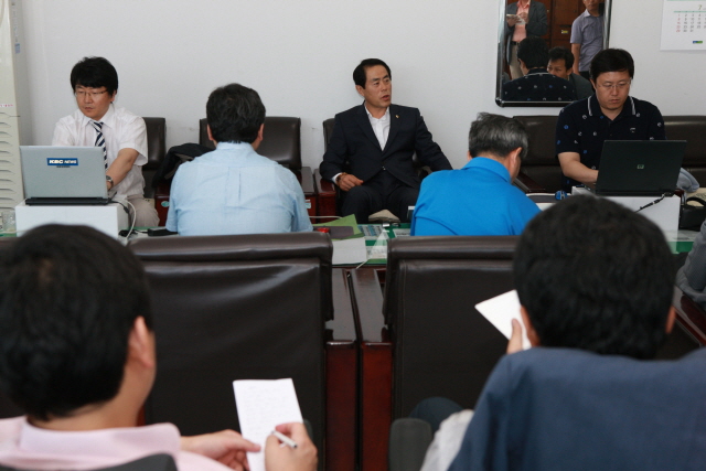 크기변환_12년06월27일 의장당선 인터뷰 -  0067.jpg